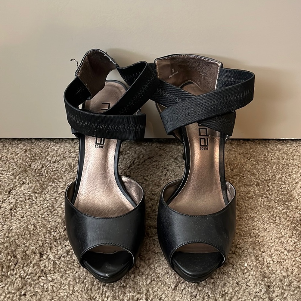 Moda Spana Ankle-Strap heels